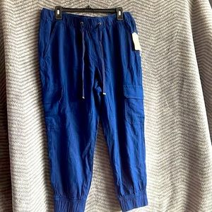 ST JOHNS BAY WOMANS PANTS BRAND NEW !! Never Worn